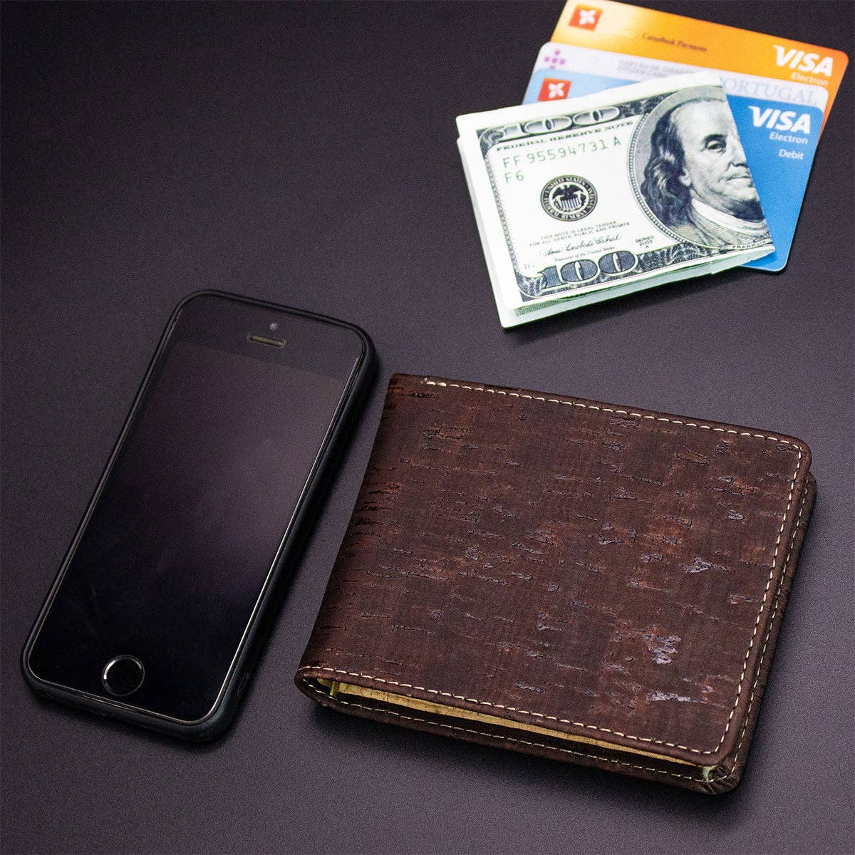 Carry vegan cork wallet for everyday use – stylish and sustainable accessory