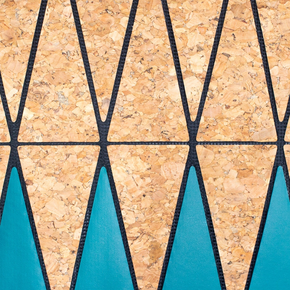 Triangle Pattern Cork Tote Bag Detail Close-Up – 35×30×12 cm