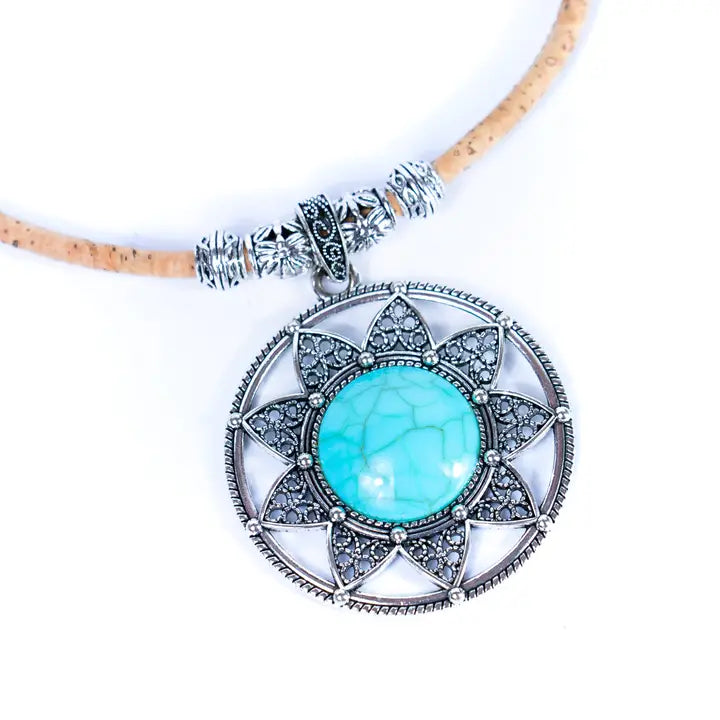 Detail view – Close-Up of Sunflower Pendant with Turquoise Stone